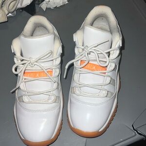 Jordan 11 low